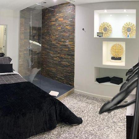 Modern Room With Indoor Shower Near The River - Quarto Moderno Com Duche Interior Proximo Da Ribeira Vila Nova de Gaia Eksteriør bilde